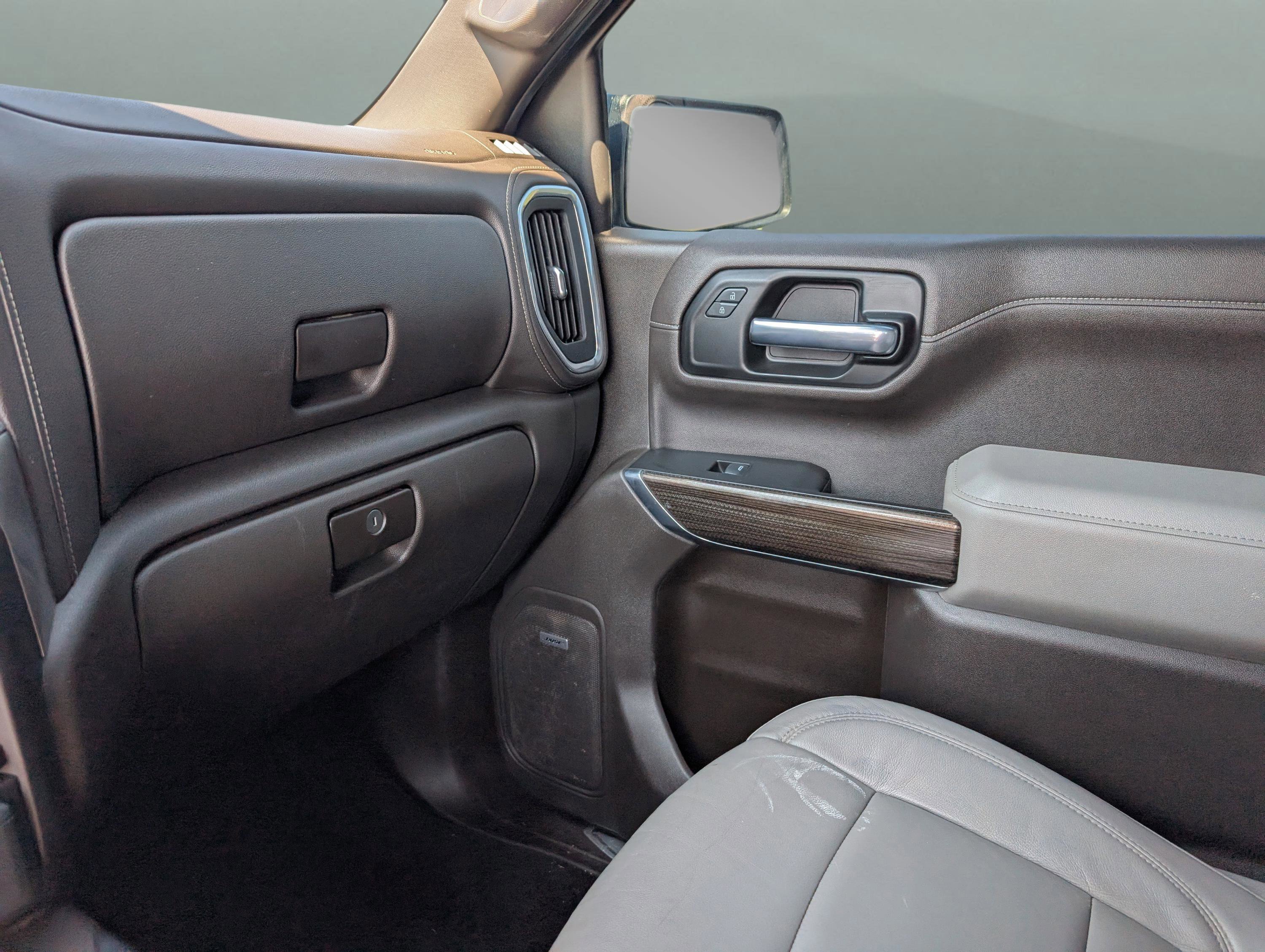 2020 Chevrolet Silverado 1500 RST photo 24