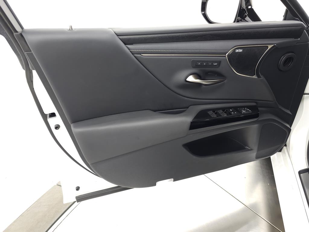 2024 Lexus ES 350 Ultra Luxury photo 14