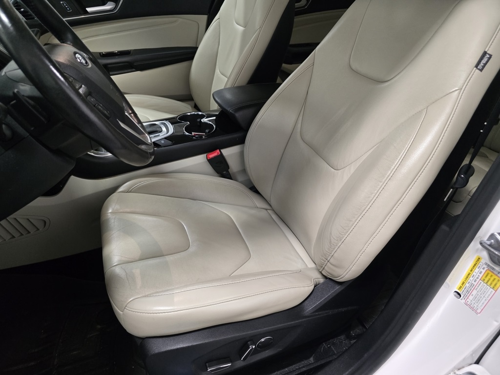 2015 Ford Edge Titanium photo 19