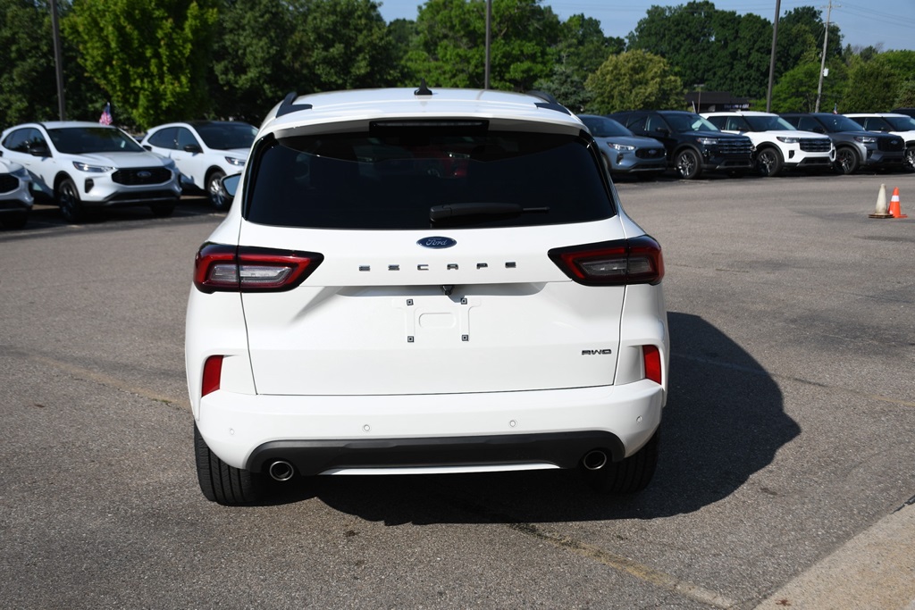 2023 Ford Escape ST-Line Elite photo 4