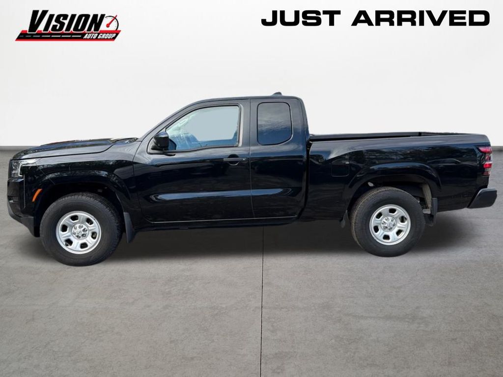 2023 Nissan Frontier S photo 2
