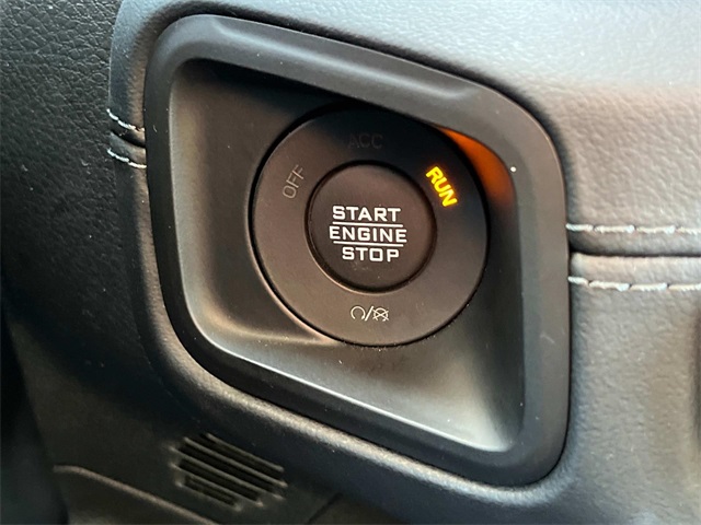 2024 Jeep Wrangler Sahara photo 31