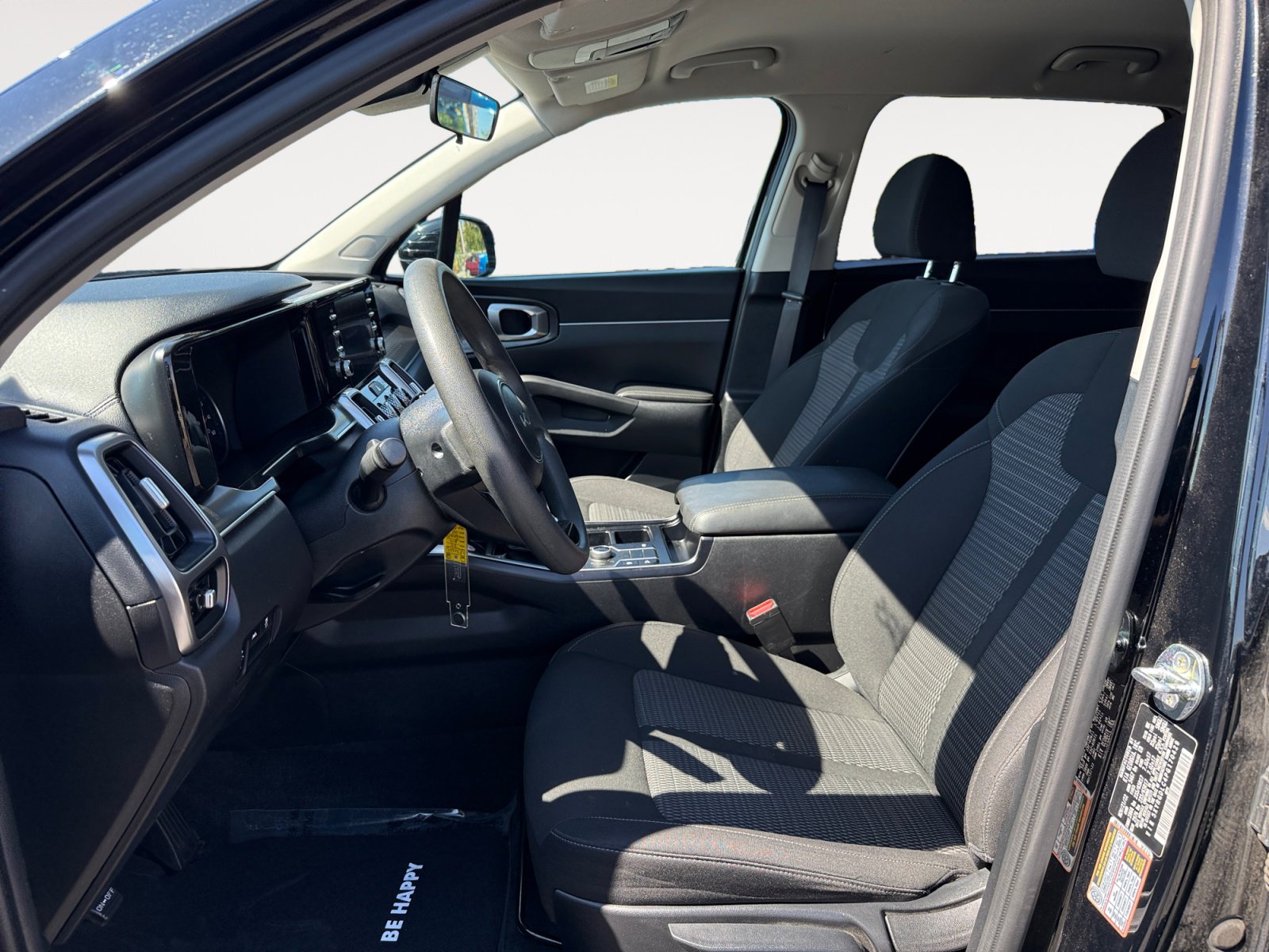 2023 Kia Sorento LX photo 10