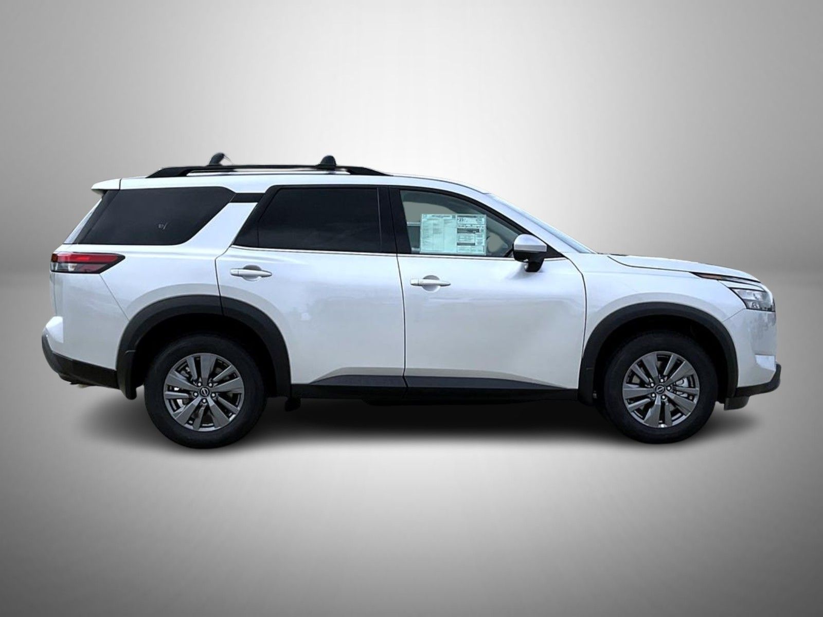 2025 Nissan Pathfinder SV photo 4