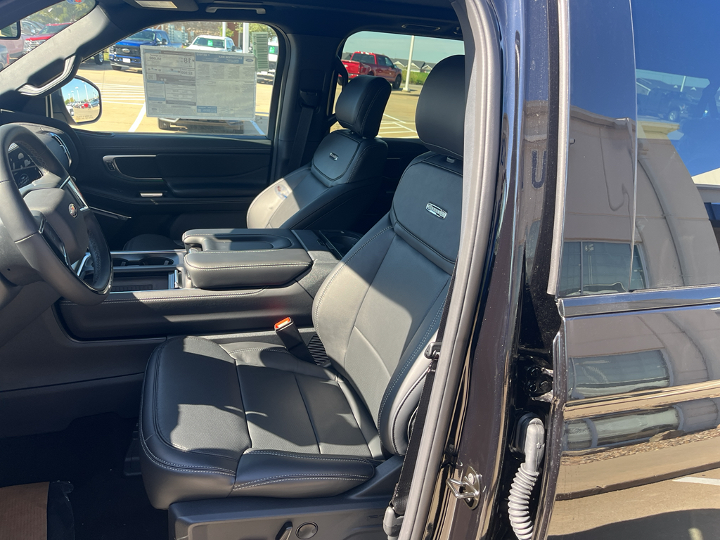 2025 Ford Expedition Platinum MAX photo 9