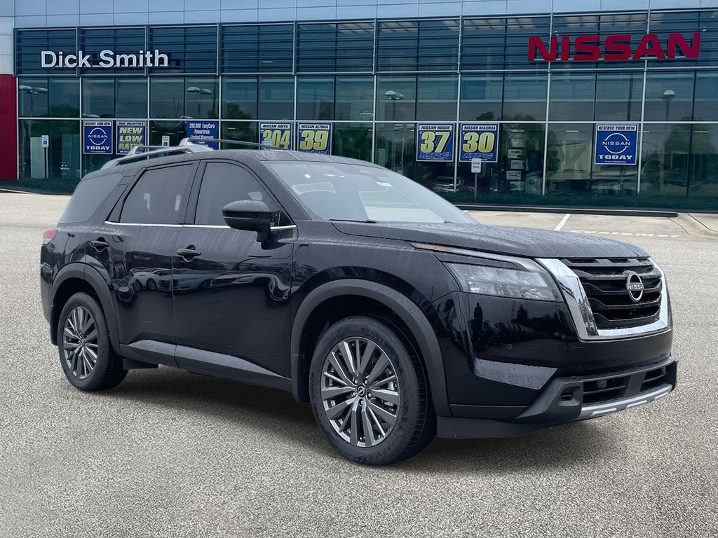 2025 Nissan Pathfinder SL's photo