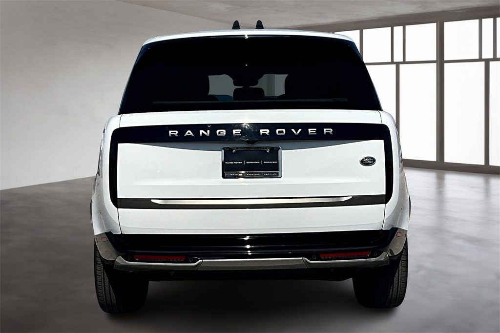 2023 Land Rover Range Rover SE photo 4