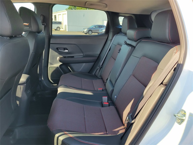 2025 Nissan Kicks SR photo 13