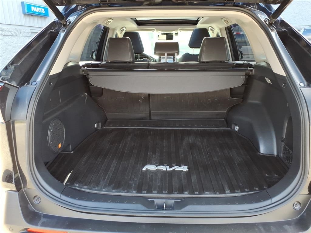 2019 Toyota RAV4 Limited photo 4