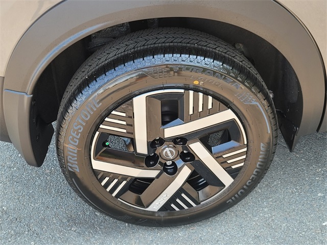 2025 Nissan Kicks SV photo 6