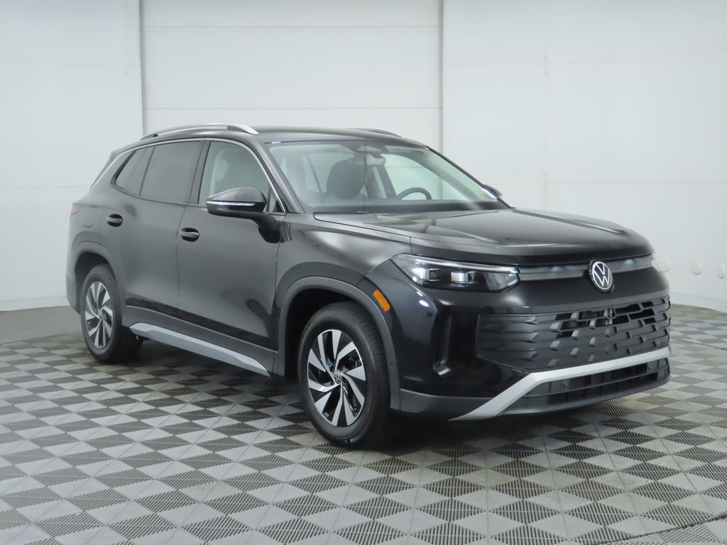 2025 Volkswagen Tiguan S photo 3