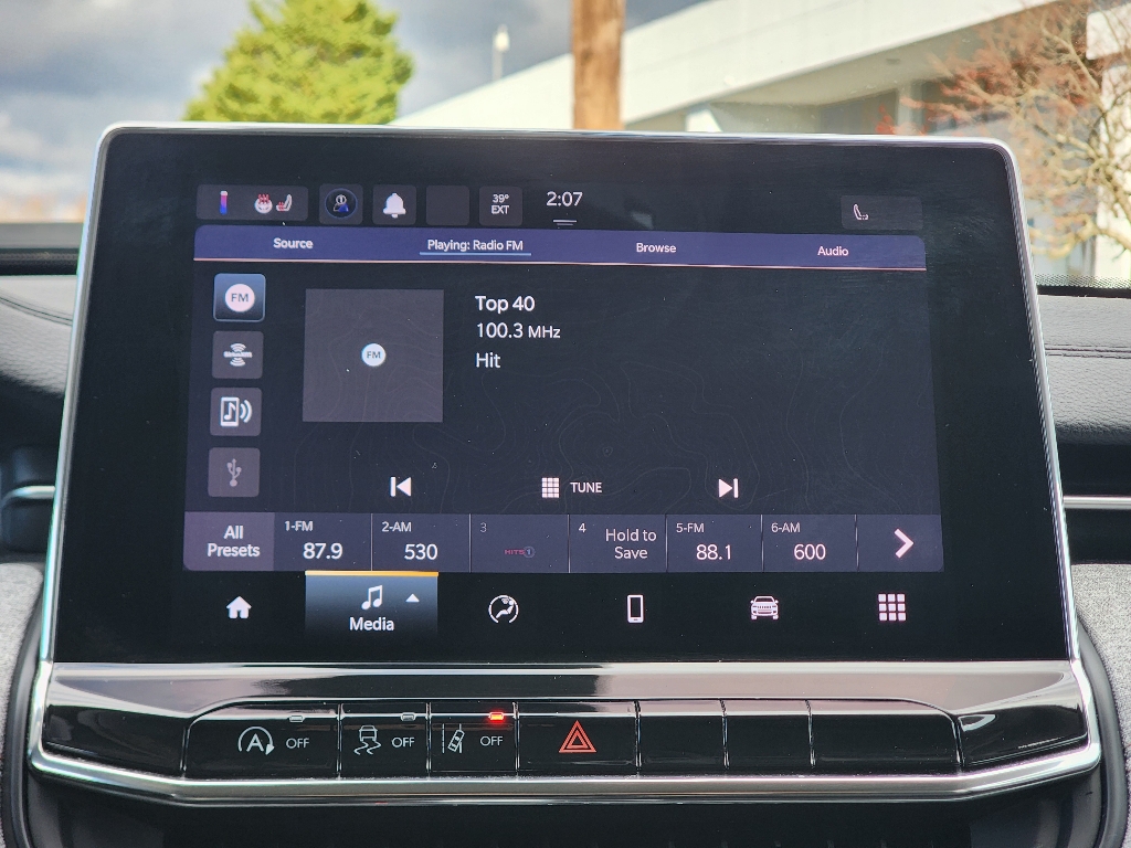 2022 Jeep Compass Latitude Lux photo 4