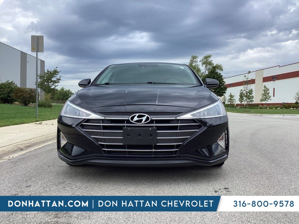 2019 Hyundai Elantra SEL photo 3