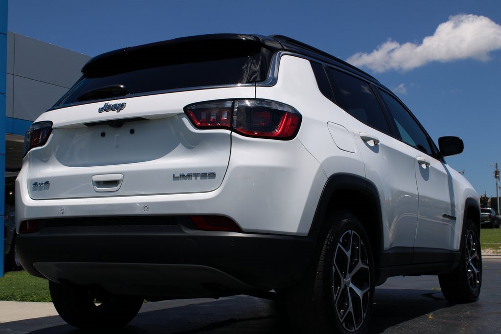 2024 Jeep Compass Limited photo 3