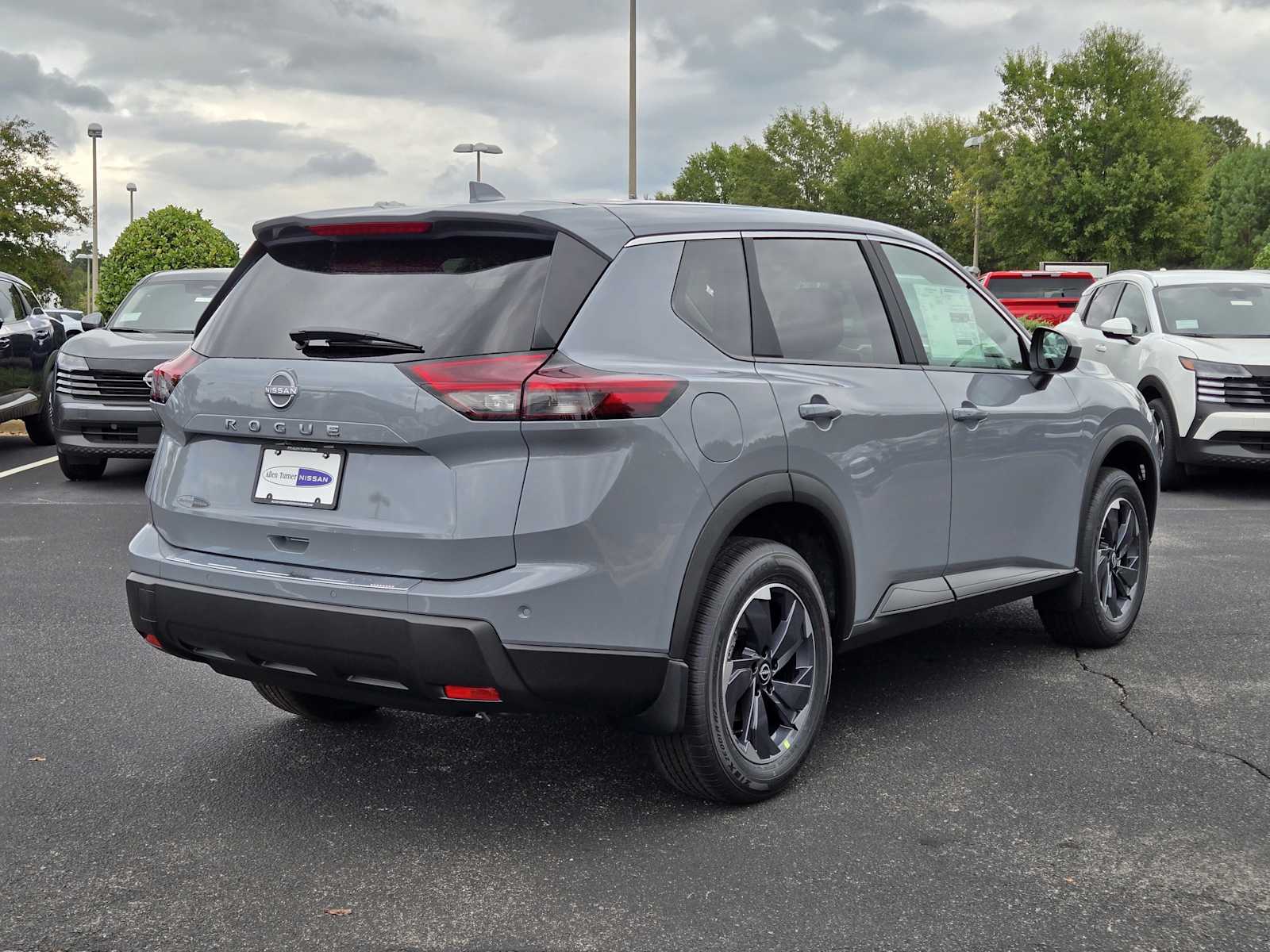 2026 Nissan Rogue SV photo 3