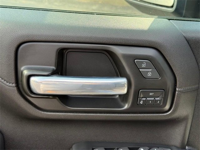 2023 Chevrolet Silverado 2500HD LTZ photo 17