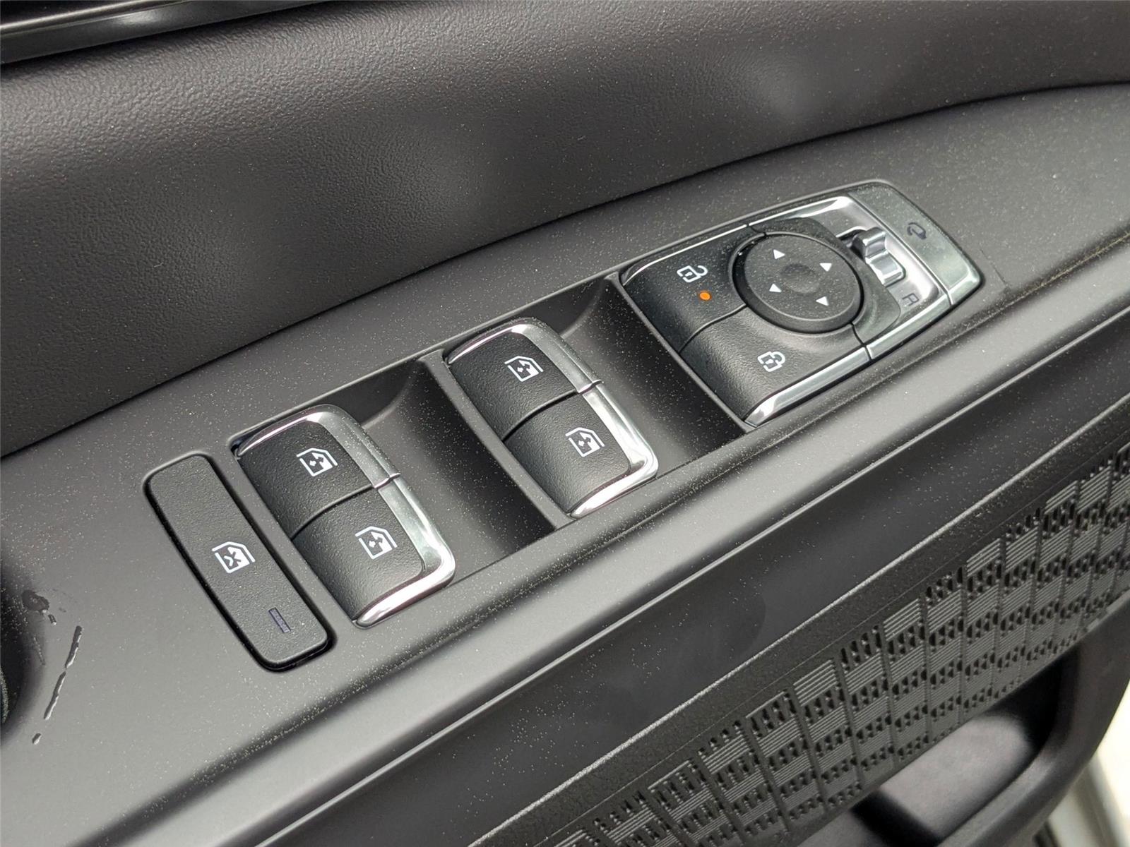 2025 Kia Carnival SX Prestige photo 13