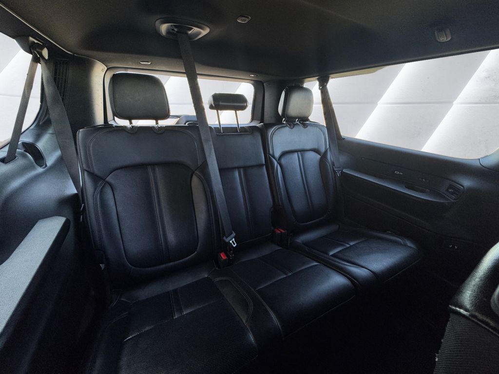2024 Jeep Wagoneer L Series II photo 15