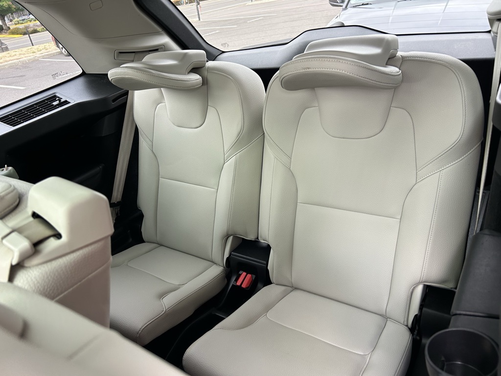 2021 Volvo XC90 T5 Momentum photo 23
