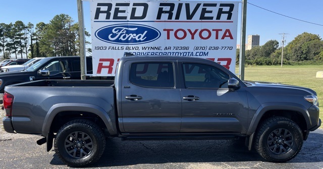 2023 Toyota Tacoma SR5's photo