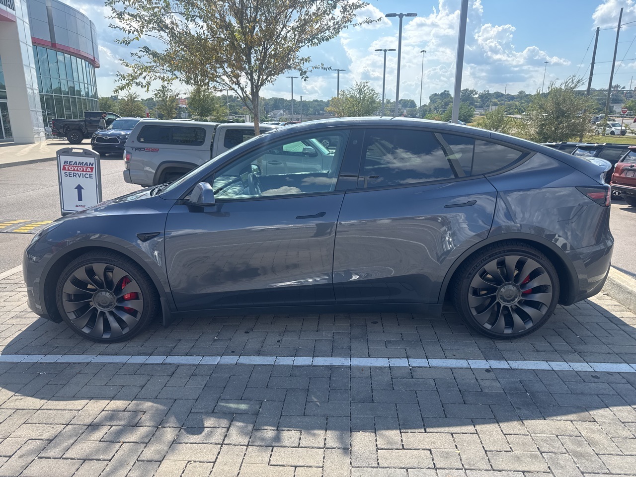 Used 2021 Tesla Model Y Performance with VIN 5YJYGDEF3MF209923 for sale in Nashville, TN