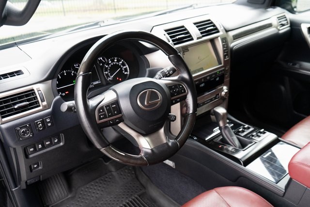 2020 Lexus GX 460 Luxury photo 3