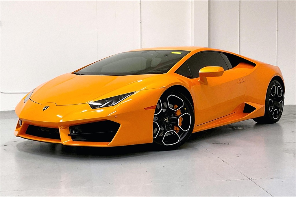 2017 Lamborghini Huracan Coupe photo 3