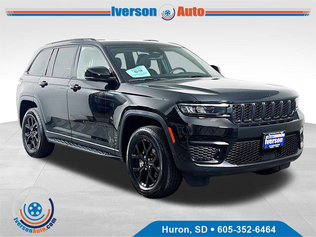 2024 Jeep Grand Cherokee Altitude