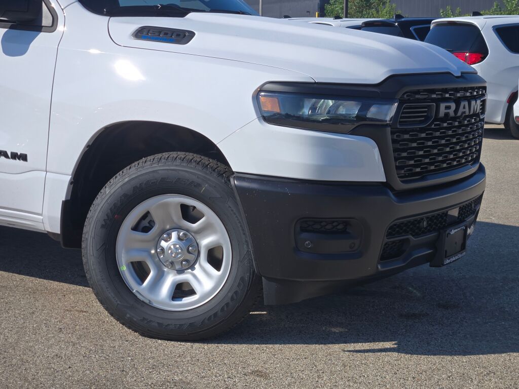 2025 Ram 1500 Tradesman photo 2