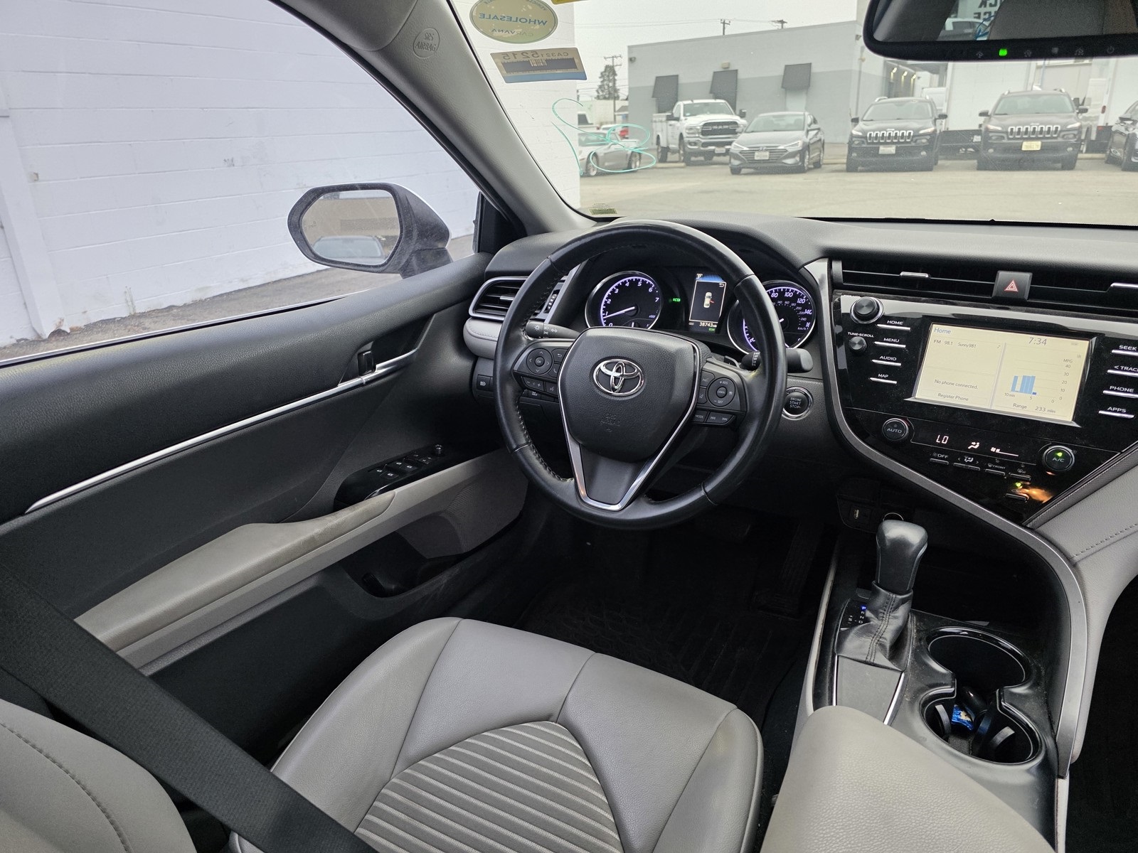 2019 Toyota Camry SE photo 14