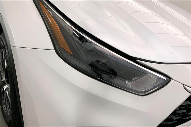 2022 Toyota Highlander XLE photo 26