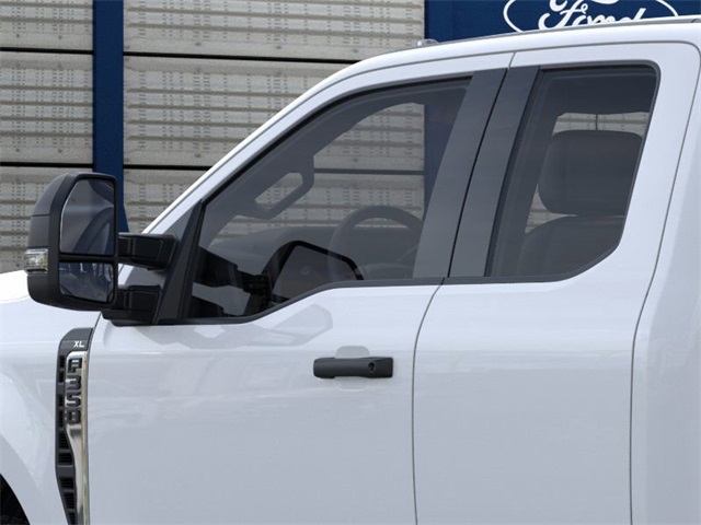 2025 Ford F-350 photo 14