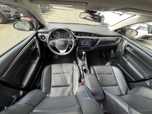 2017 Toyota Corolla XSE photo 12