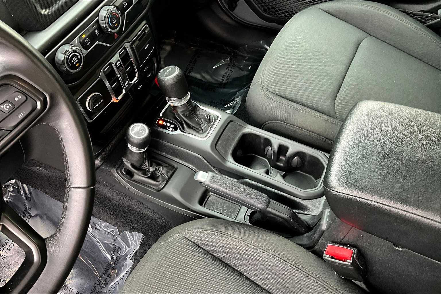 2021 Jeep Gladiator Willys photo 16