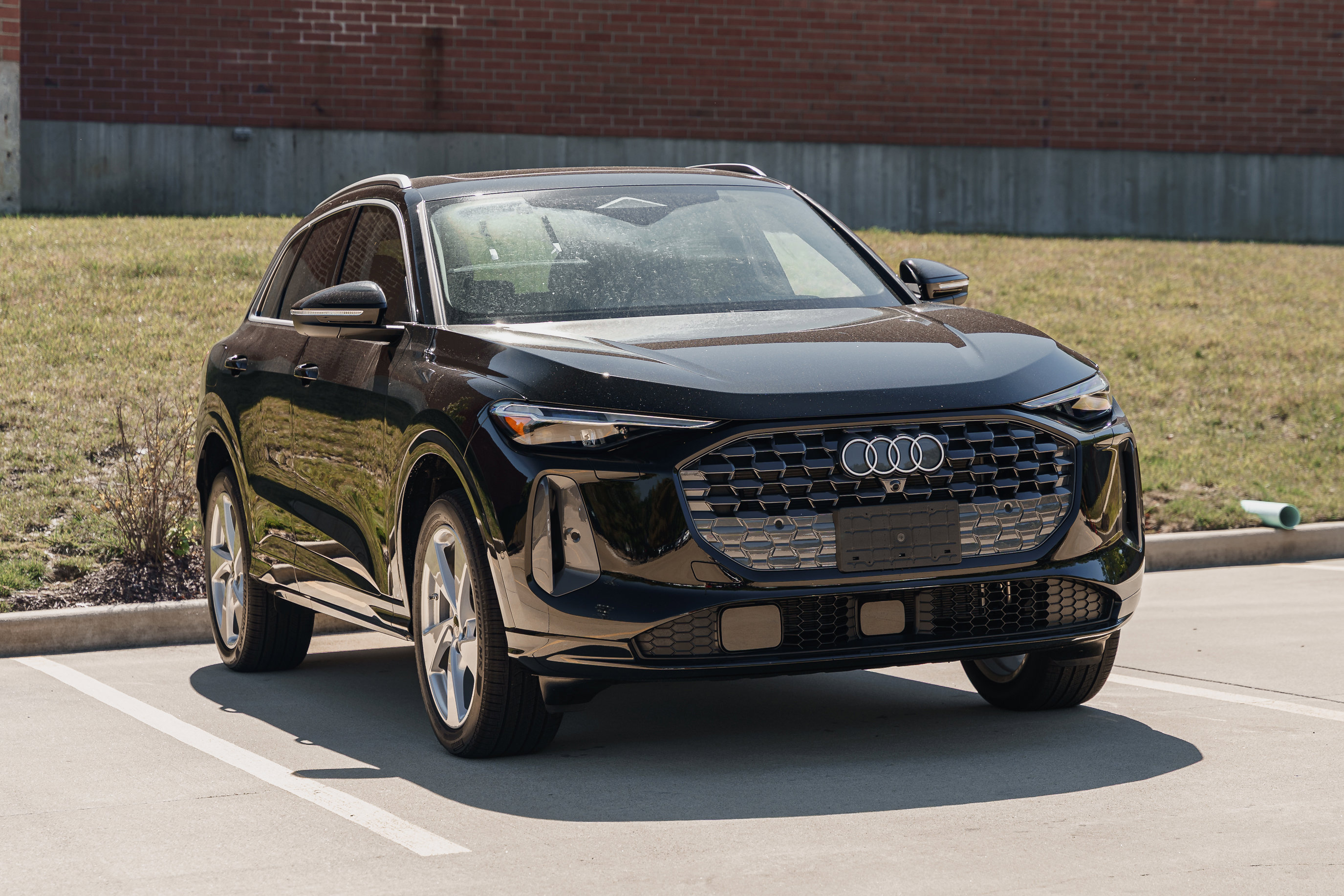 2025 Audi Q5 Premium Plus photo 2