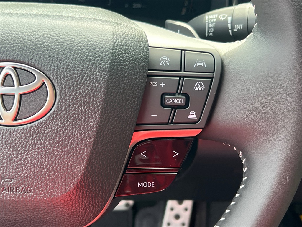 2025 Toyota Camry SE photo 24