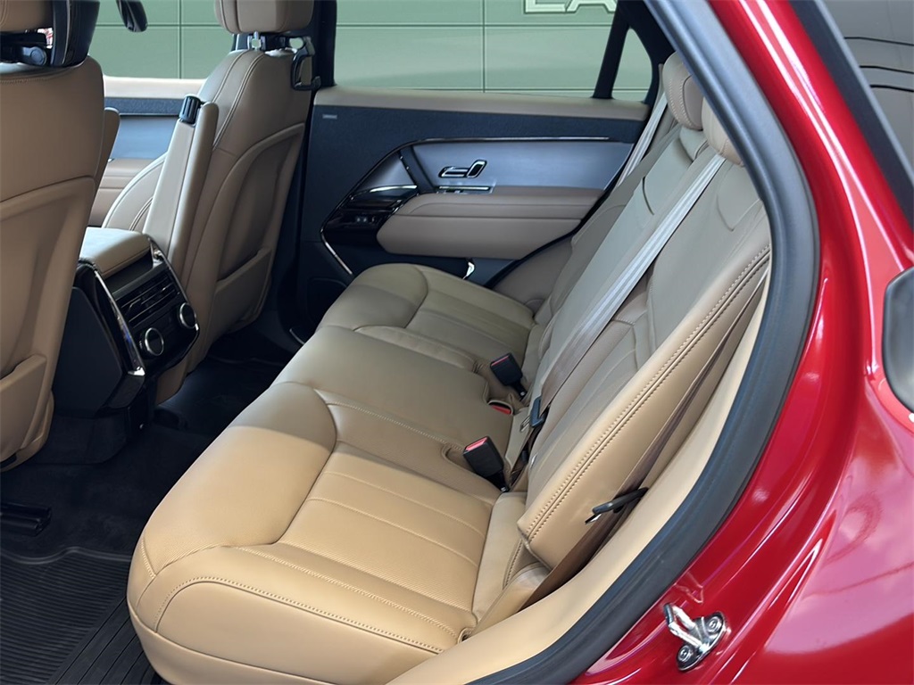 2025 Land Rover Range Rover Sport SE photo 20
