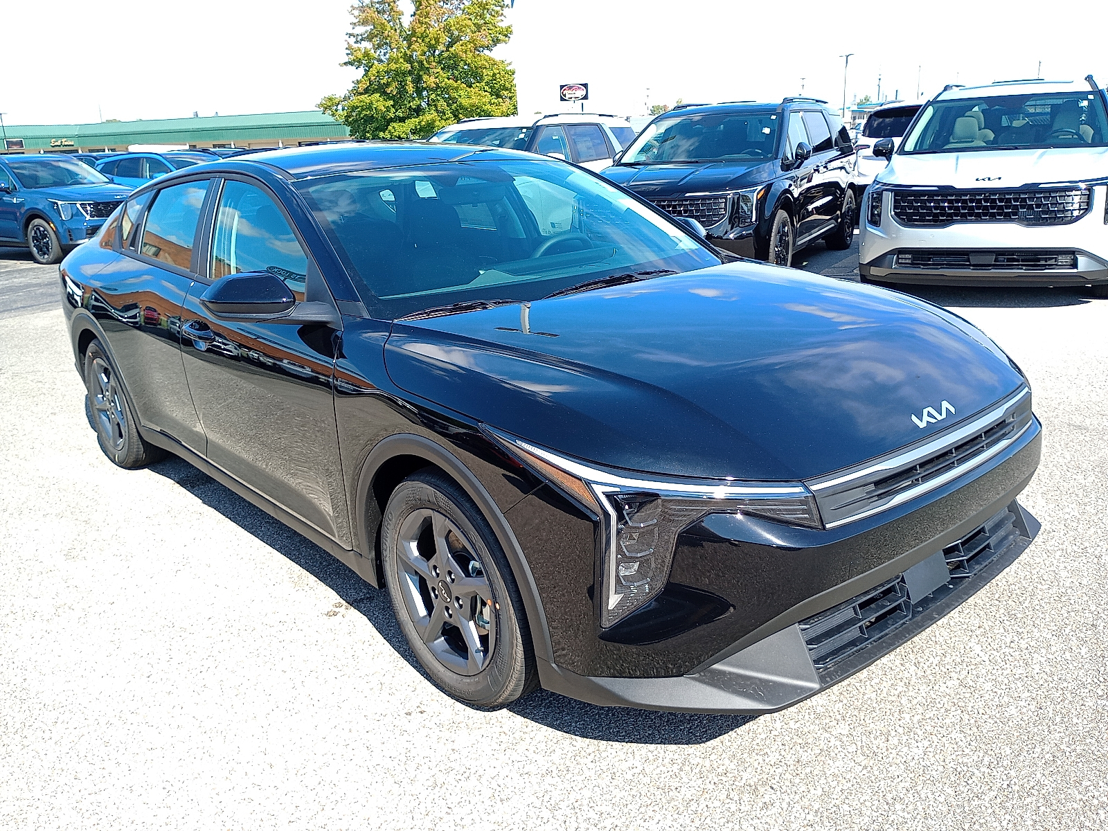 2025 Kia K4 LXS's photo