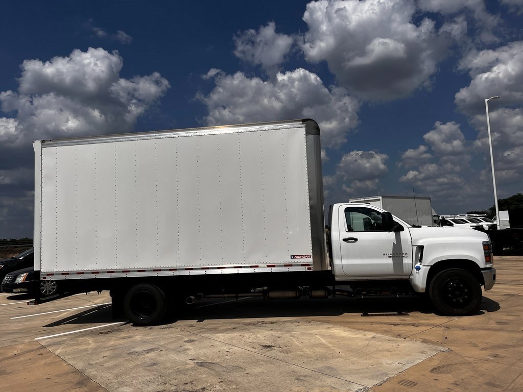 2024 Chevrolet Silverado 5500HD Work Truck photo 3