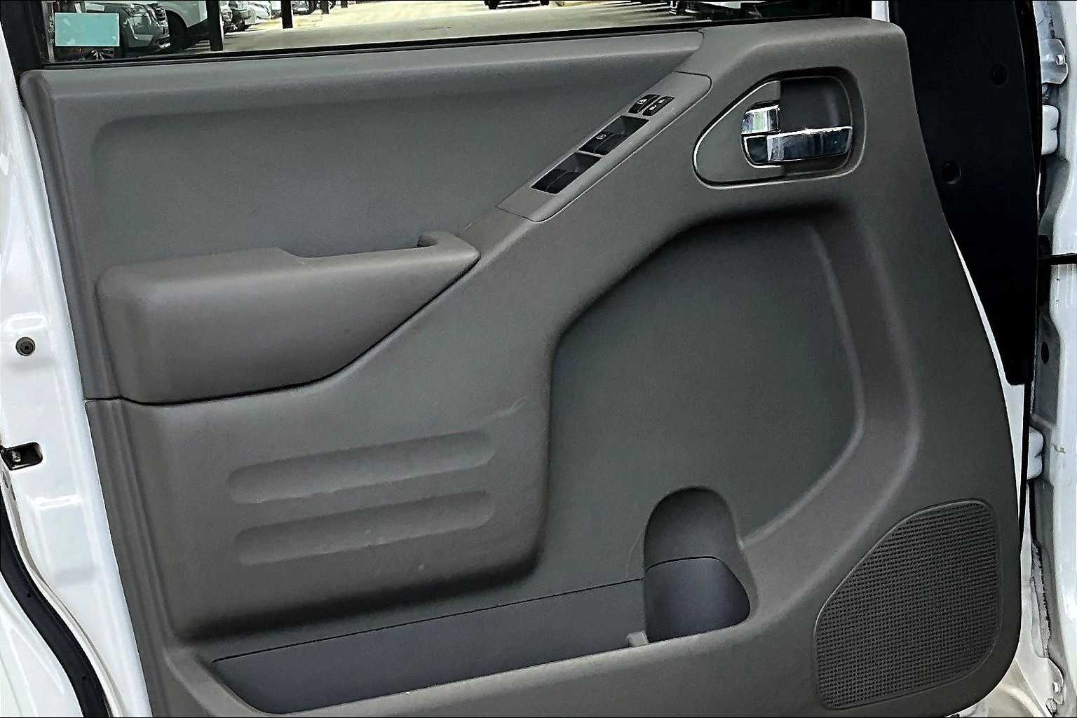 2021 Nissan Frontier SV photo 18
