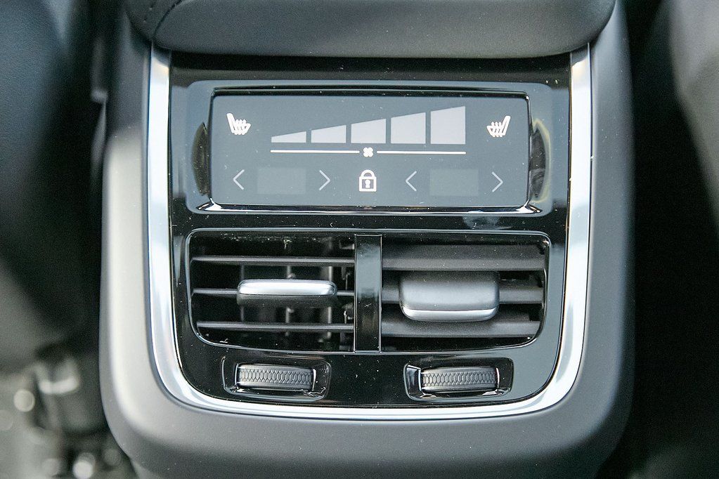 2026 VOLVO XC60 - Image 23