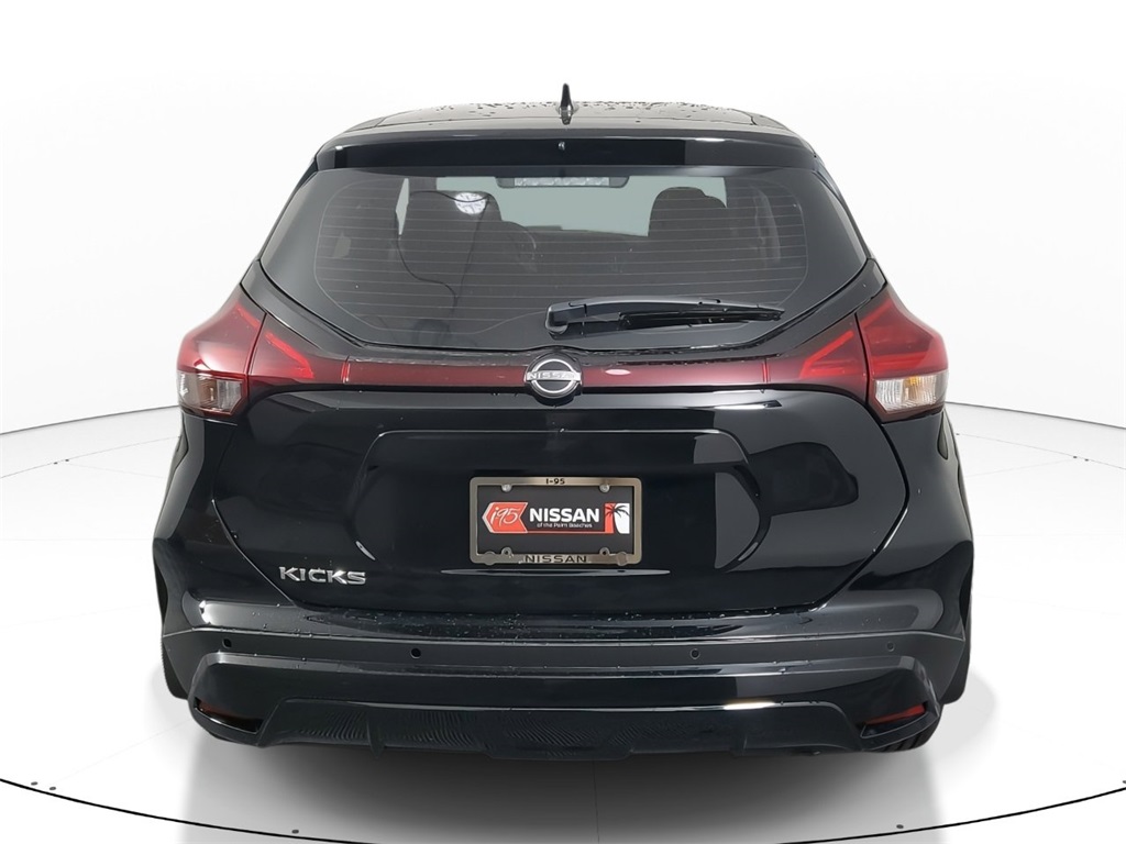 2024 Nissan Kicks S photo 4