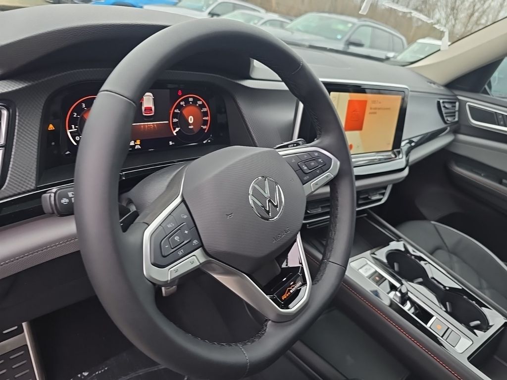 2025 Volkswagen Atlas Peak Edition SE photo 4