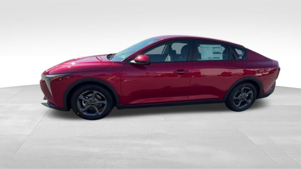 2025 Kia K4 LXS photo 2