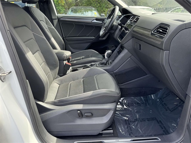 2023 Volkswagen Tiguan SEL R-Line Black photo 15