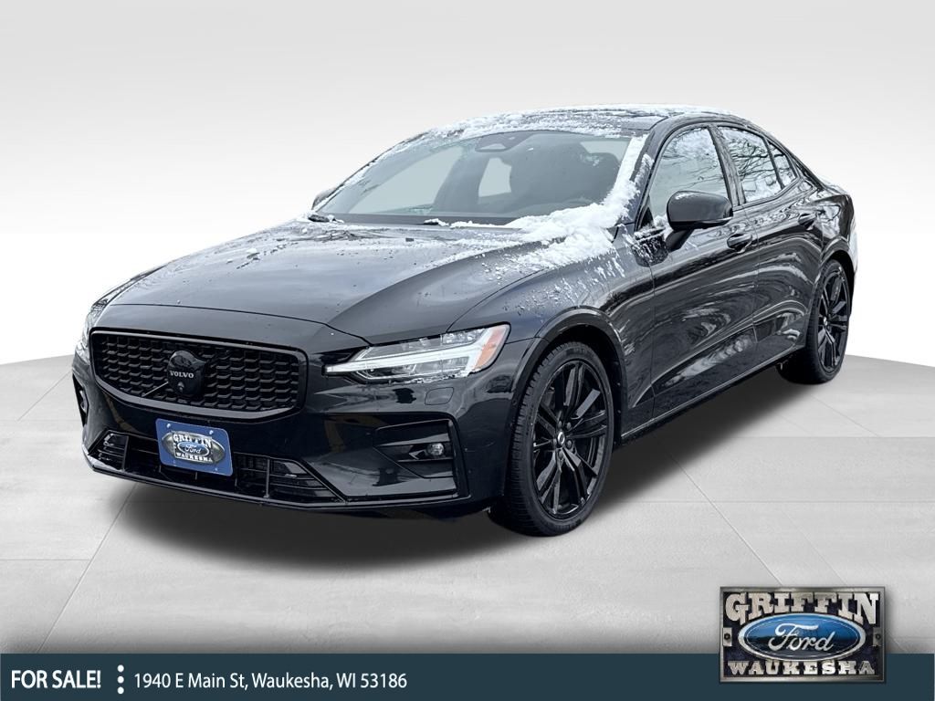 2024 Volvo S60 Plus's photo