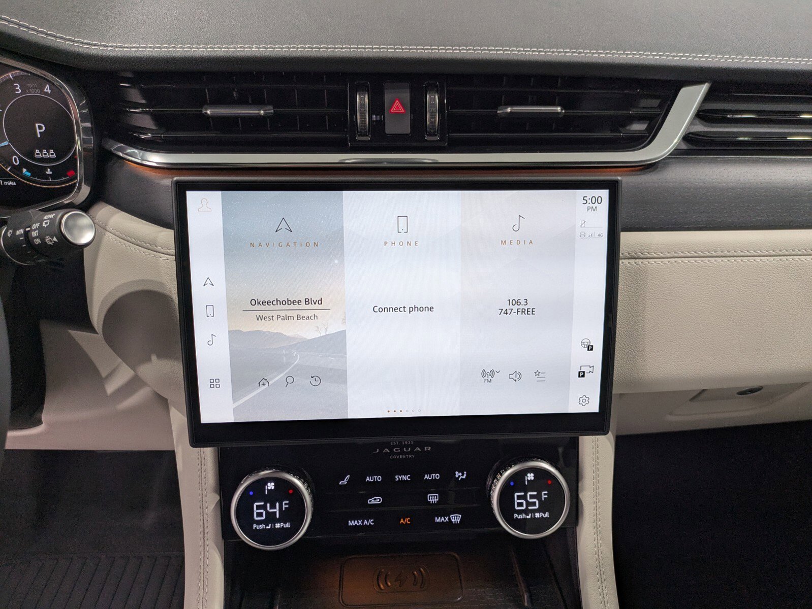 2026 Jaguar F-PACE P250 R-Dynamic S photo 17