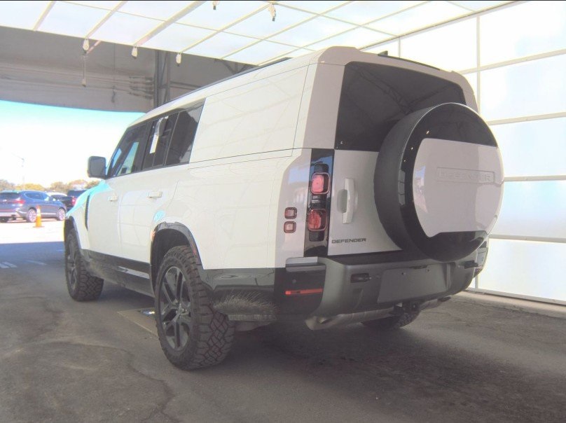 2024 Land Rover Defender Outbound photo 2