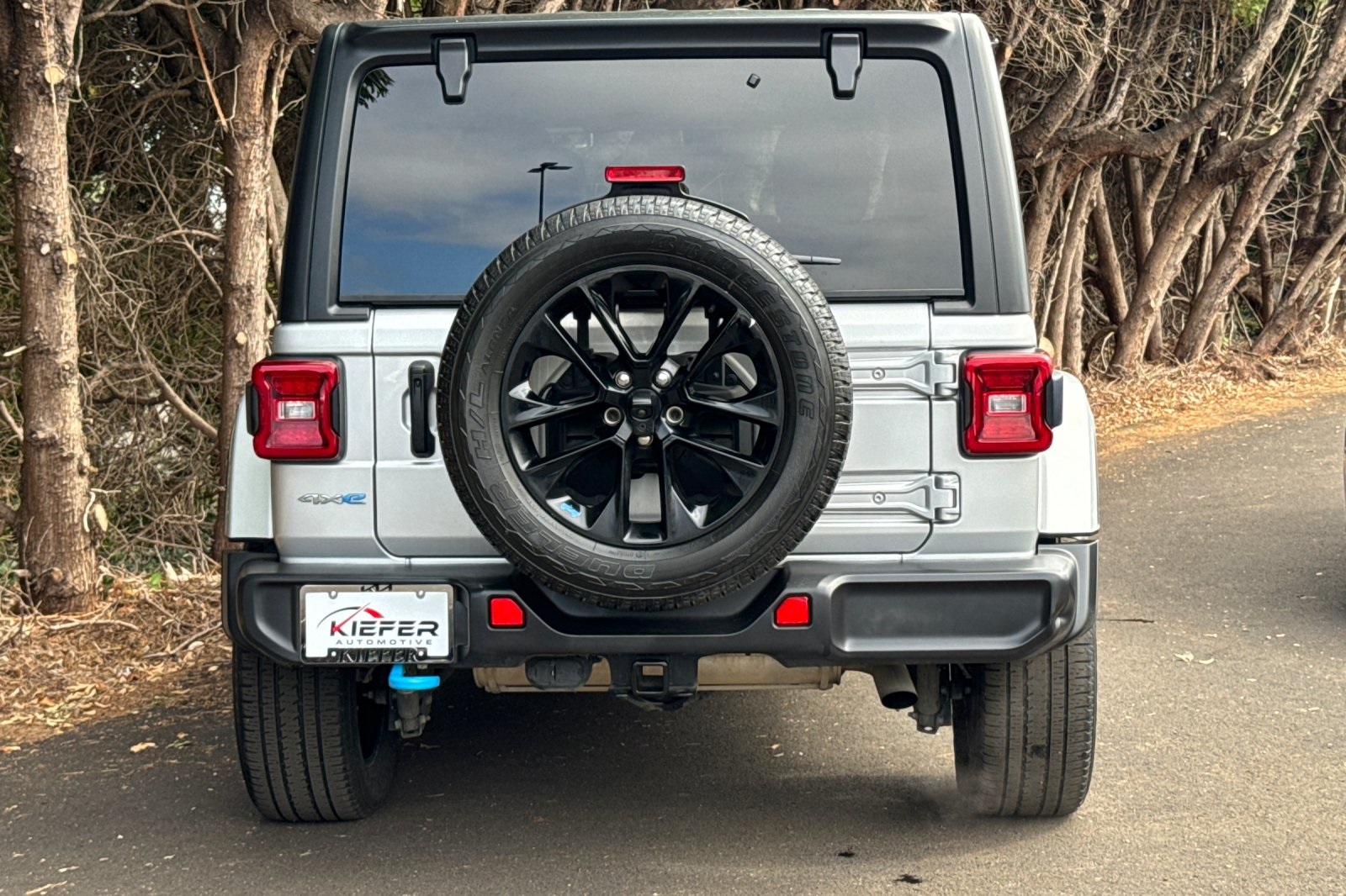 2023 Jeep Wrangler Sahara 4xe photo 5