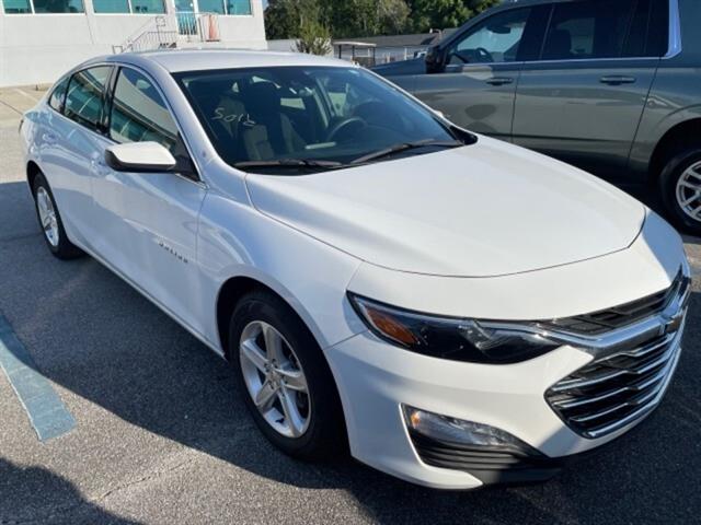 2024 Chevrolet Malibu 1LT photo 2